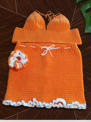 Crop top+ skirt+ schrunchie